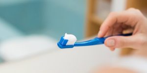 picture of toothpaste-applied-toothbrush